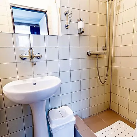 Turisticka Hostel *
