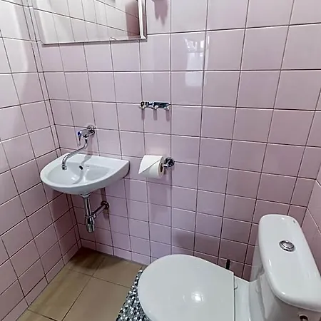 Turisticka Hostel *